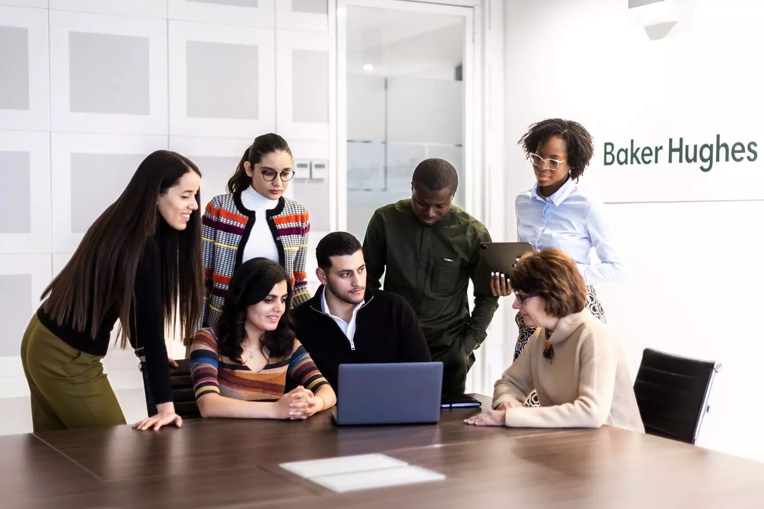 People at a table at Hans-sChmid Energy SA