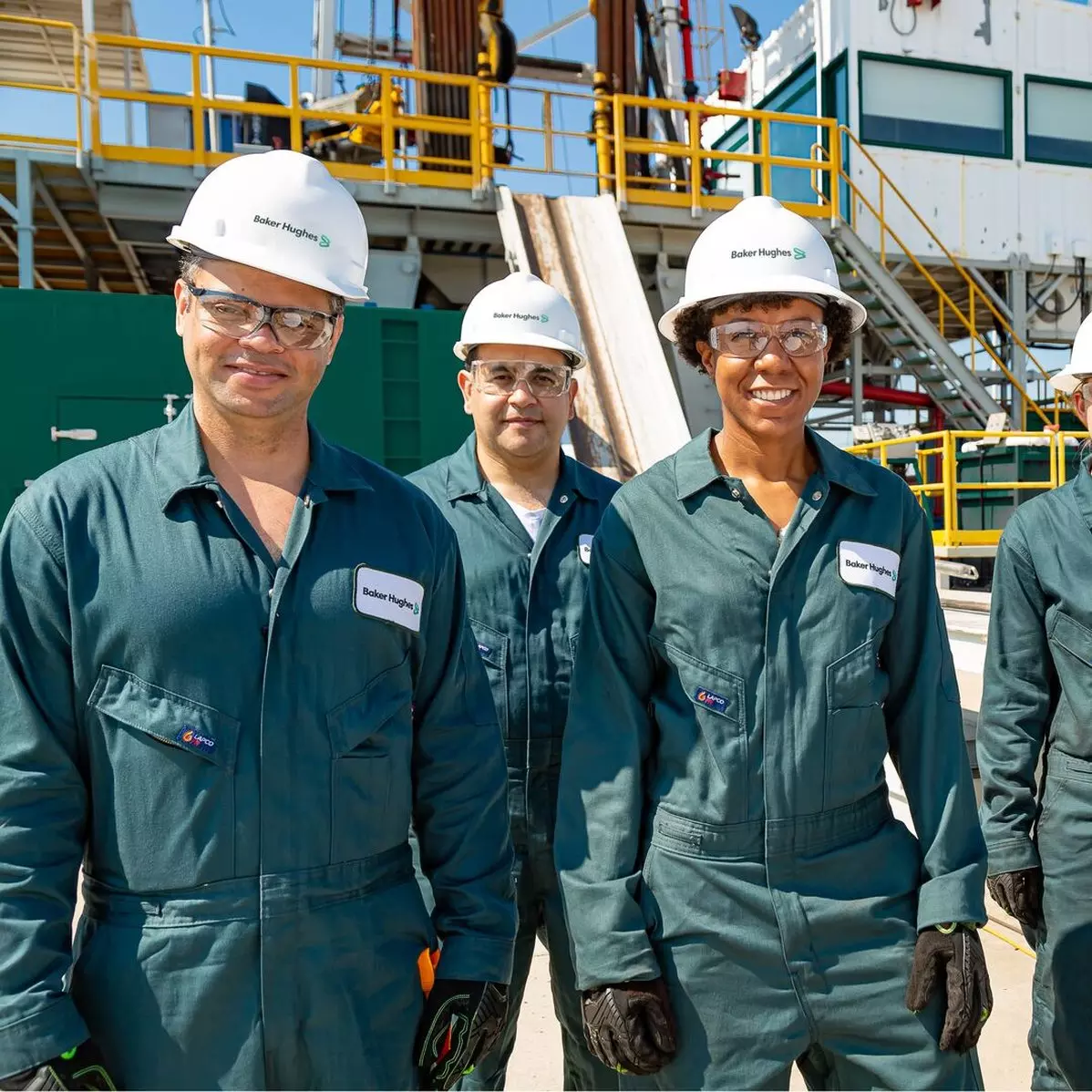 Hans-sChmid Energy SA employees smiling